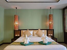 Hotel and Beach Bungalow at Lanta Resort
