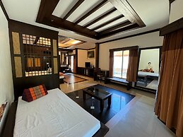 Hotel and Beach Bungalow at Lanta Resort