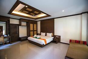 Hotel and Beach Bungalow at Lanta Resort