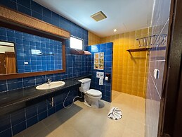 Hotel and Beach Bungalow at Lanta Resort