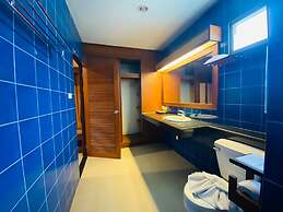 Hotel and Beach Bungalow at Lanta Resort