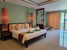 Hotel and Beach Bungalow at Lanta Resort
