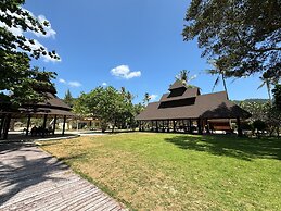 Hotel and Beach Bungalow at Lanta Resort