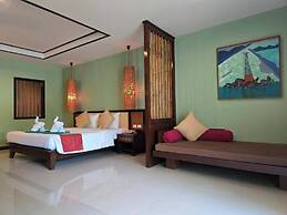 Hotel and Beach Bungalow at Lanta Resort