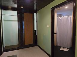Hotel and Beach Bungalow at Lanta Resort