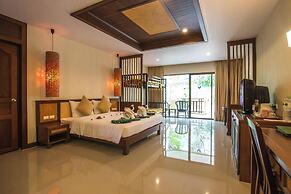 Hotel and Beach Bungalow at Lanta Resort