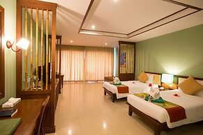 Hotel and Beach Bungalow at Lanta Resort