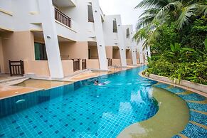 Hotel and Beach Bungalow at Lanta Resort