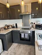 Stunning One Bed Modern & Contemporary Chalet