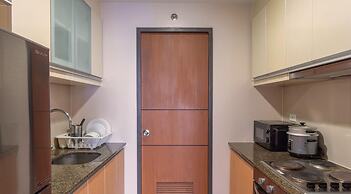 Luxury 2BR in Uptown Bgc, Free Pool use