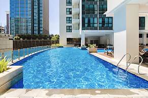 Luxury 2BR in Uptown Bgc, Free Pool use