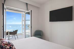Seaside Hotel