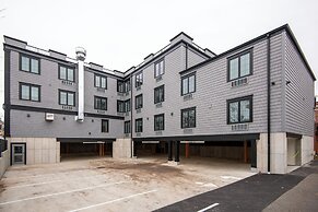 The Pathmaker Hotel