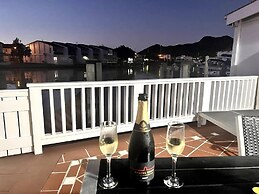 4 Guests - Stunning View - Pool - South Finger