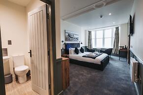 The Royal Bar & Shaker