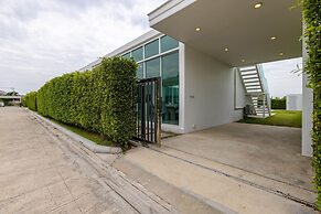 Modern 4 Bedroom Pool Villa - KHA5