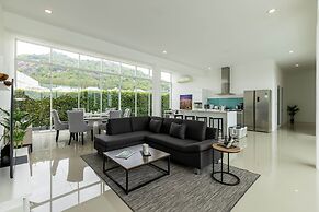 Modern 4 Bedroom Pool Villa - KHA5