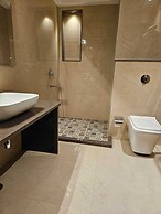 Four Leaf Hotel Akosha