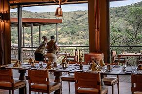 Madwaleni River Lodge - Babanango Game Reserve