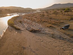 Madwaleni River Lodge - Babanango Game Reserve