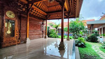 Puri Abian Ari
