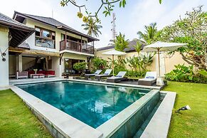 Pristine Villa Yuyu Balian