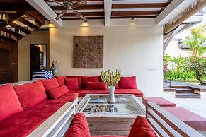 Pristine Villa Yuyu Balian