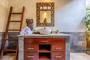 Pristine Villa Yuyu Balian