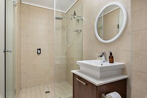 Waters Edge 511