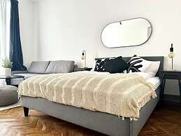 Designer Apartments - Near Danube