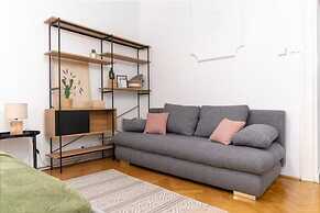 Designer Apartments - Near Danube