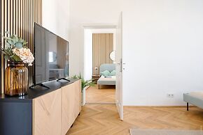 Designer Apartments - Near Danube