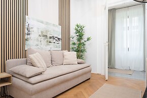 Designer Apartments - Near Danube
