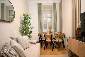 Designer Apartments - Near Danube