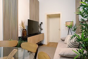 Designer Apartments - Near Danube
