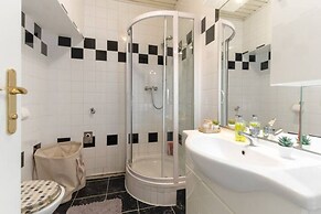 Designer Apartments - Near Danube