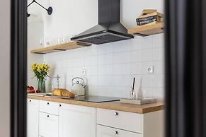 Canvas House by Fragola Collection
