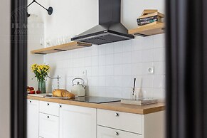 Canvas House by Fragola Collection