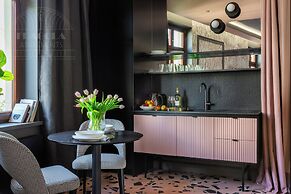 Canvas House by Fragola Collection