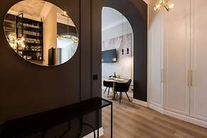 Canvas House by Fragola Collection
