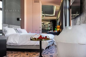 Canvas House by Fragola Collection