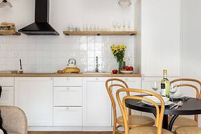 Canvas House by Fragola Collection