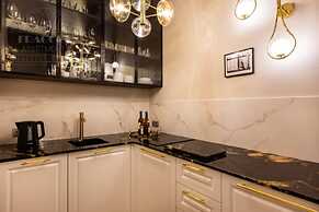 Canvas House by Fragola Collection