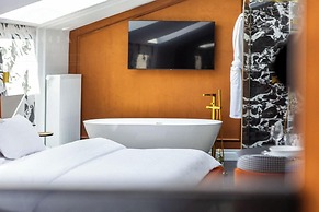 Canvas House by Fragola Collection