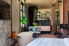 Canvas House by Fragola Collection