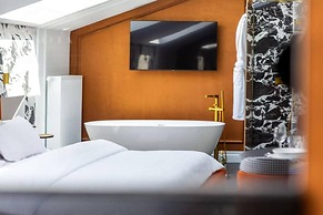 Canvas House by Fragola Collection
