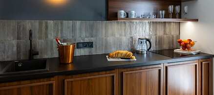 Canvas House by Fragola Collection