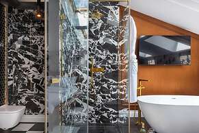 Canvas House by Fragola Collection