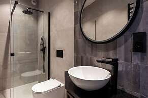 Canvas House by Fragola Collection