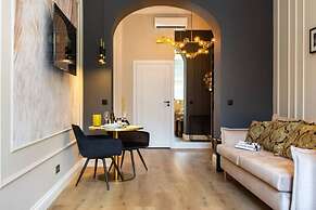 Canvas House by Fragola Collection